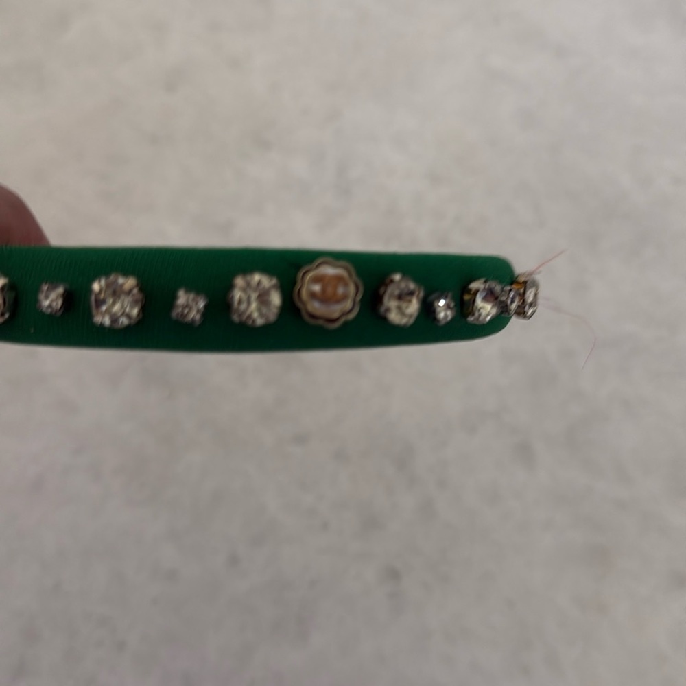 ❣️- - Headband up cycle Chanel button - Picture 3 of 4